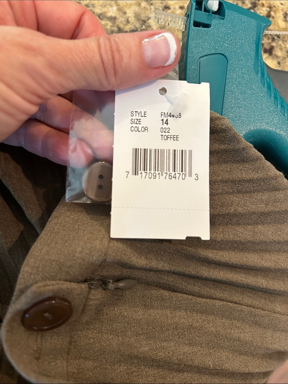 NWT Bloomingdale’s Sz 14 Pleated Midi Skirt in Taupe - Picture 3 of 3